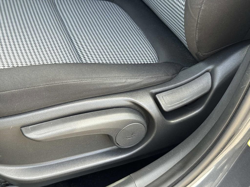 Used 2021 Hyundai Kona SE image 21