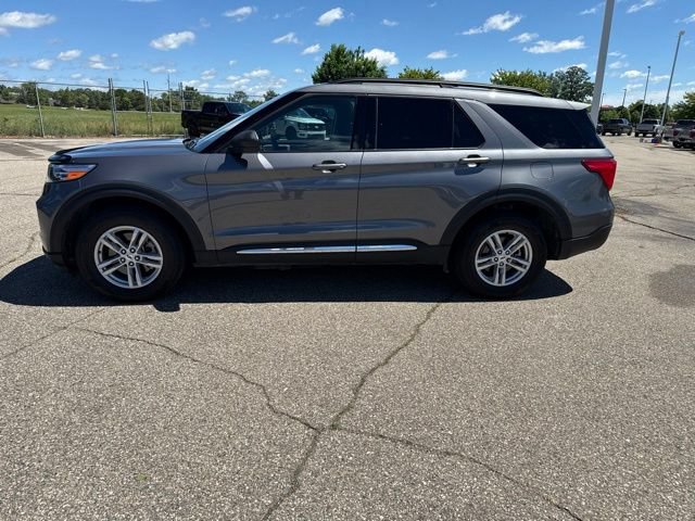 Certified 2024 Ford Explorer XLT w/ Equipment Group 202A AWD/4WD image 3