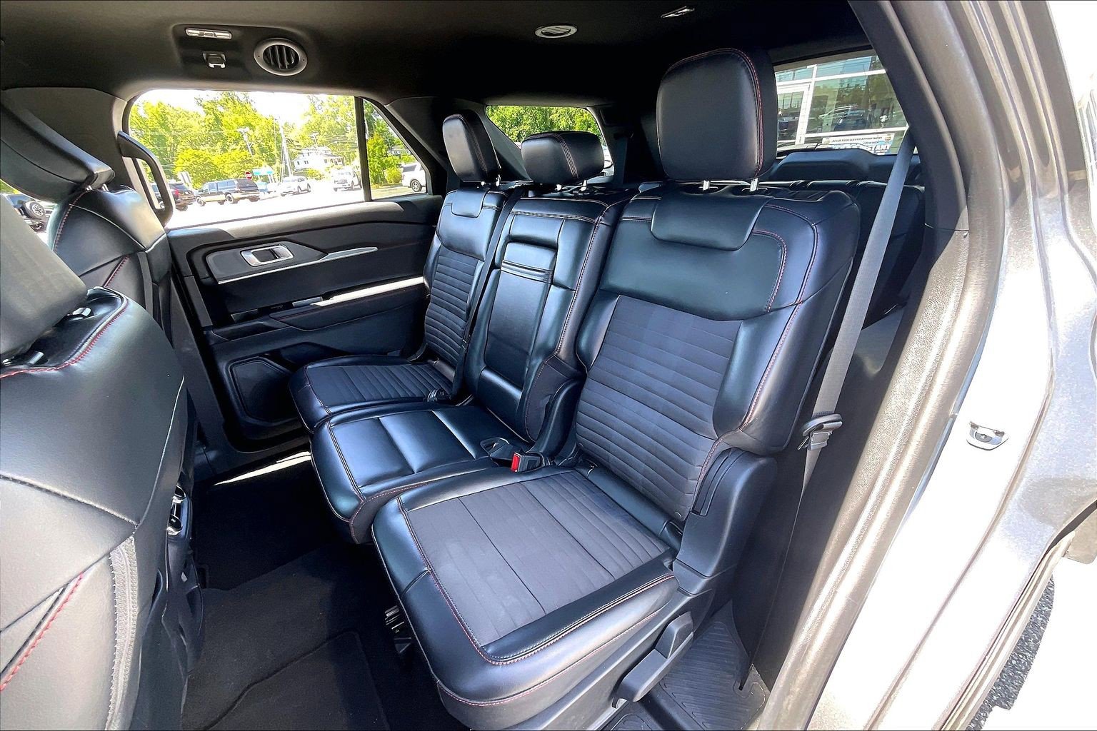 Certified 2025 Ford Explorer ST-Line w/ ST-Line Street Pack AWD/4WD image 25