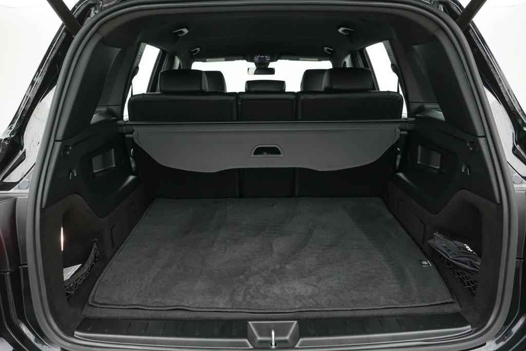 Used 2022 Mercedes-Benz GLB 250 w/ Premium Package Lite image 23