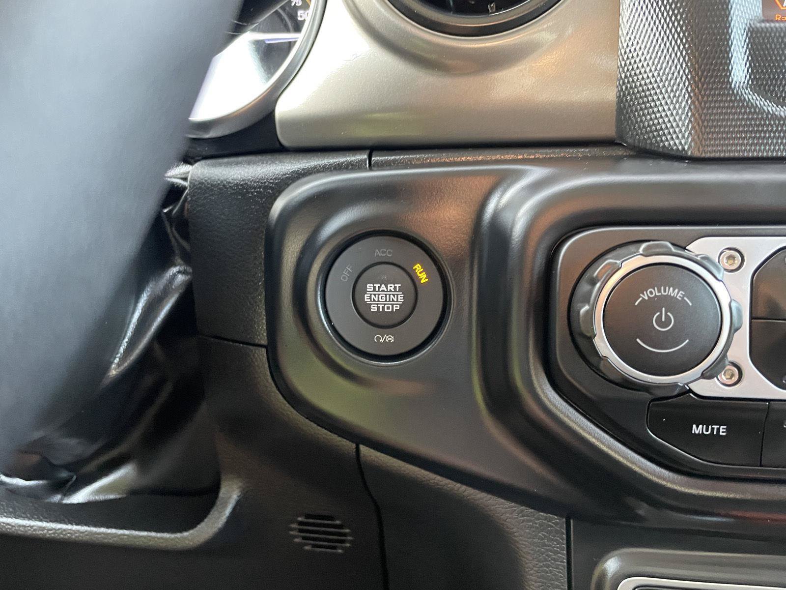 Used 2023 Jeep Wrangler Unlimited AWD/4WD image 24