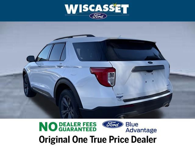 Certified 2022 Ford Explorer XLT w/ Equipment Group 202A image 3