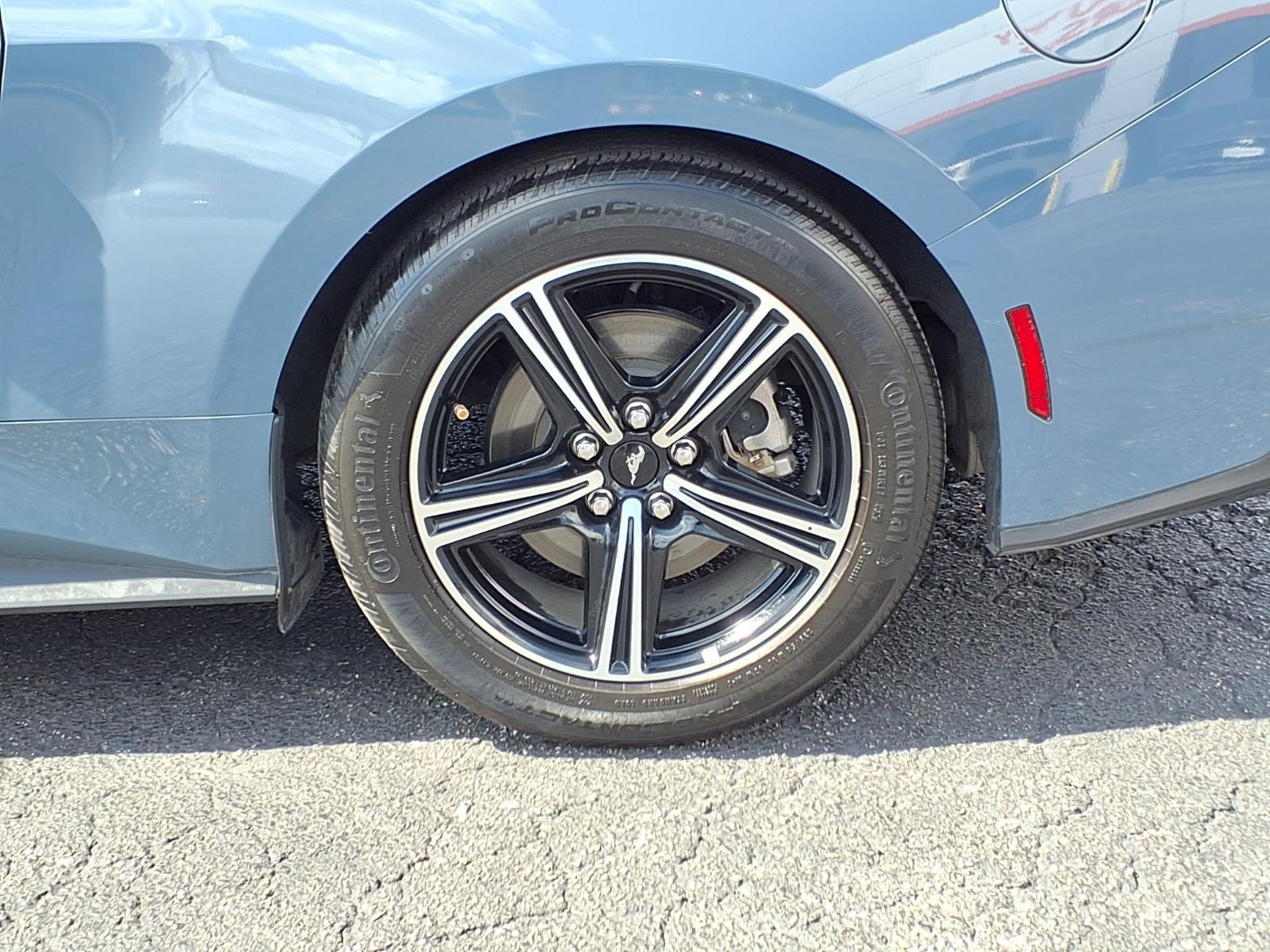 Certified 2025 Ford Mustang Coupe RWD image 10