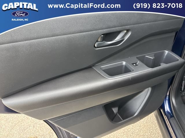 Used 2025 Nissan Pathfinder SV w/ SV Premium Package AWD/4WD image 17
