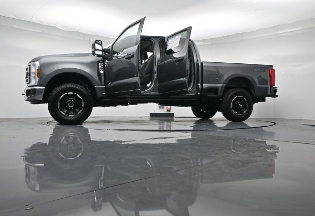 Certified 2025 Ford F350 XLT w/ Tremor Off-Road Package AWD/4WD image 54