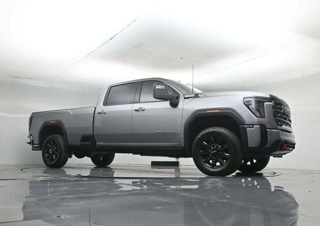 Used 2025 GMC Sierra 3500 AT4 w/ AT4 Premium Plus Package AWD/4WD image 4