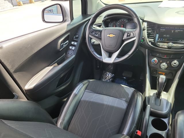 Used 2019 Chevrolet Trax LT w/ LT Convenience Package FWD image 16
