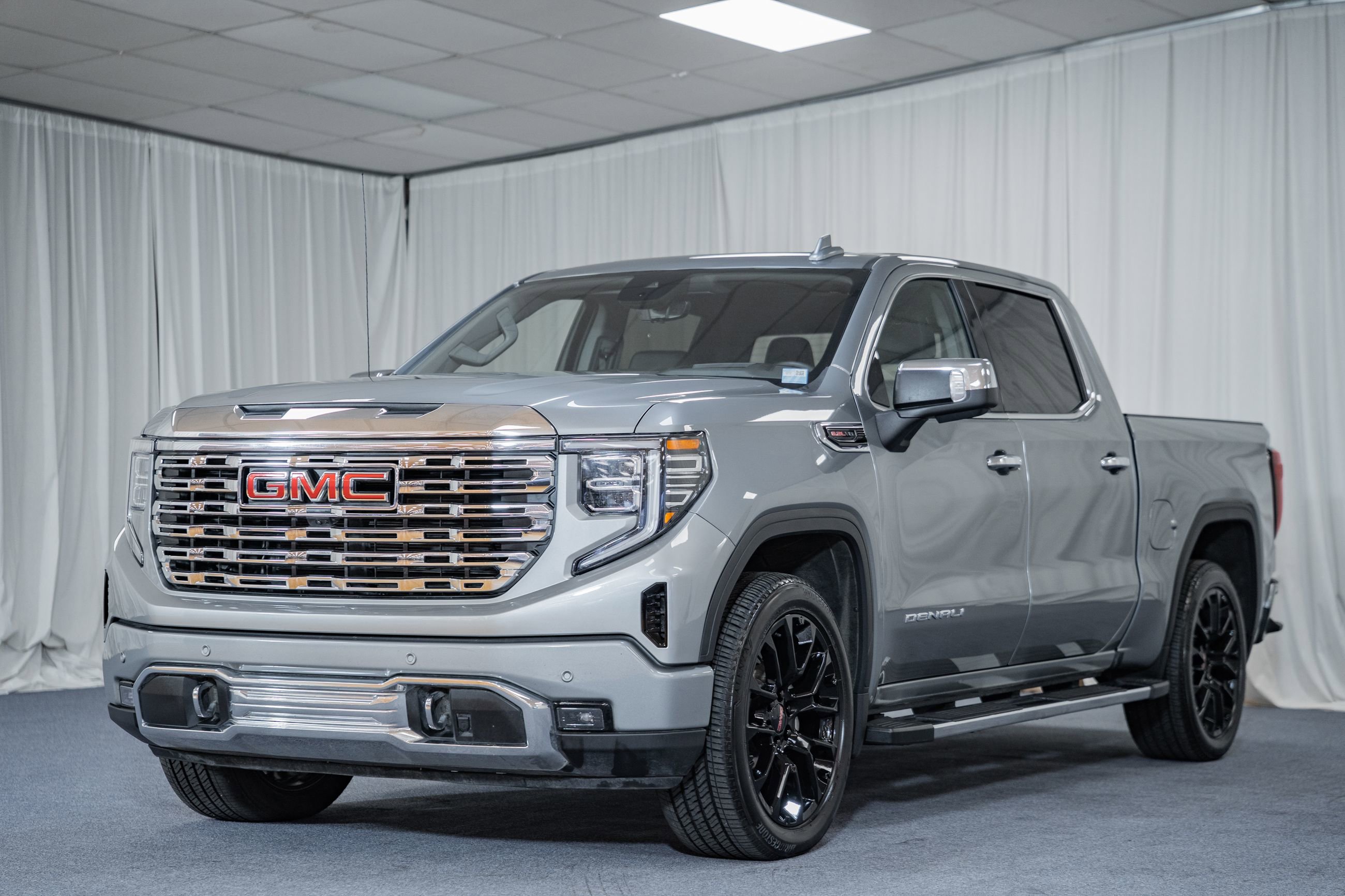 Used 2024 GMC Sierra 1500 Denali w/ Technology Package image 3