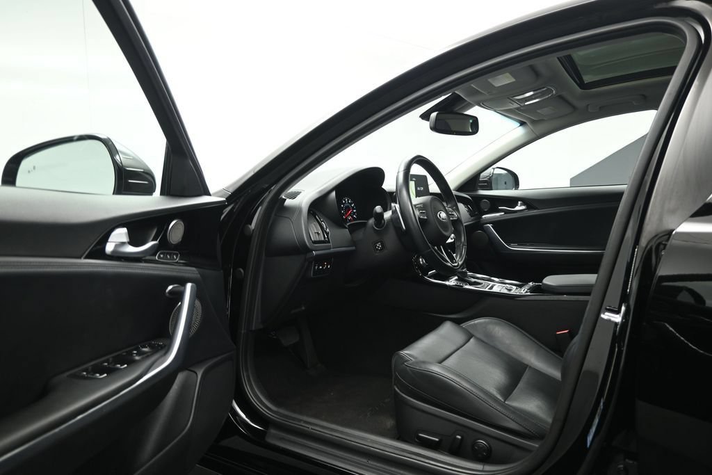 Used 2019 Kia Stinger Premium RWD image 8