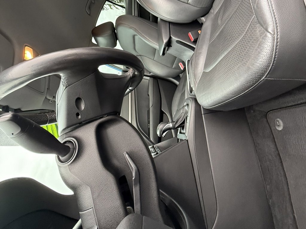 Used 2017 Hyundai Elantra Limited image 18