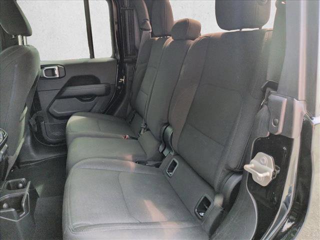 Used 2023 Jeep Gladiator Overland AWD/4WD image 18