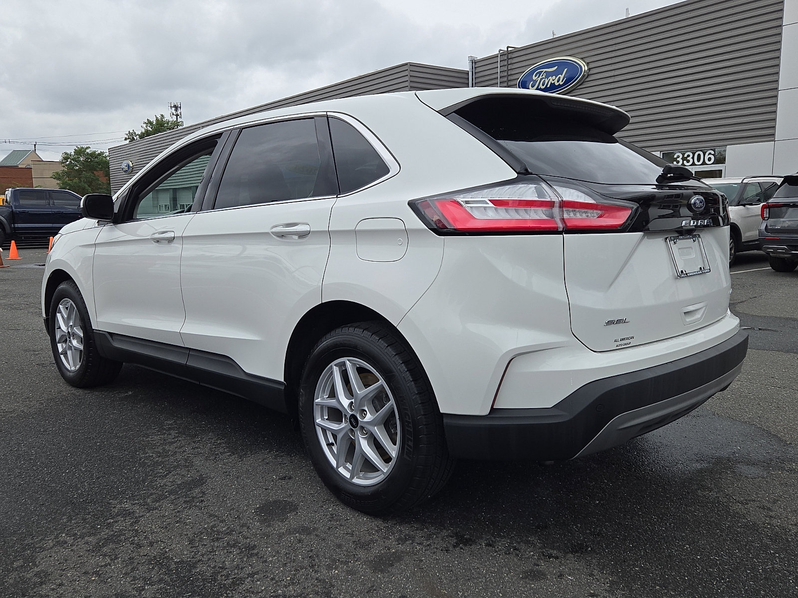 Certified 2024 Ford Edge SEL w/ Convenience Package AWD/4WD image 7