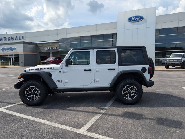 Used 2024 Jeep Wrangler Unlimited Rubicon AWD/4WD image 2