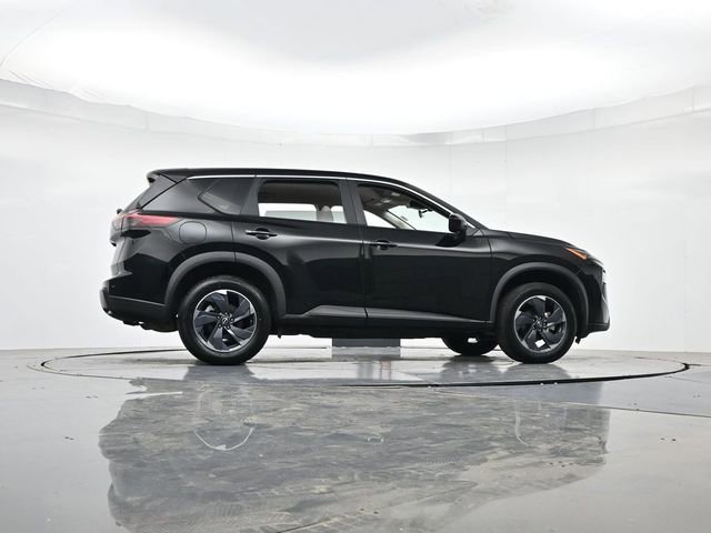 Used 2025 Nissan Rogue SV FWD image 31