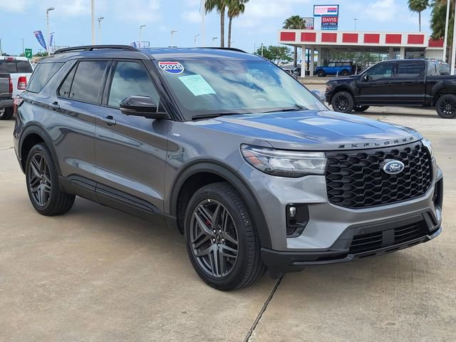 Certified 2025 Ford Explorer ST-Line w/ ST-Line Street Pack AWD/4WD image 23