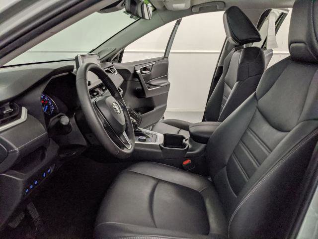 Used 2022 Toyota RAV4 XLE Premium image 19