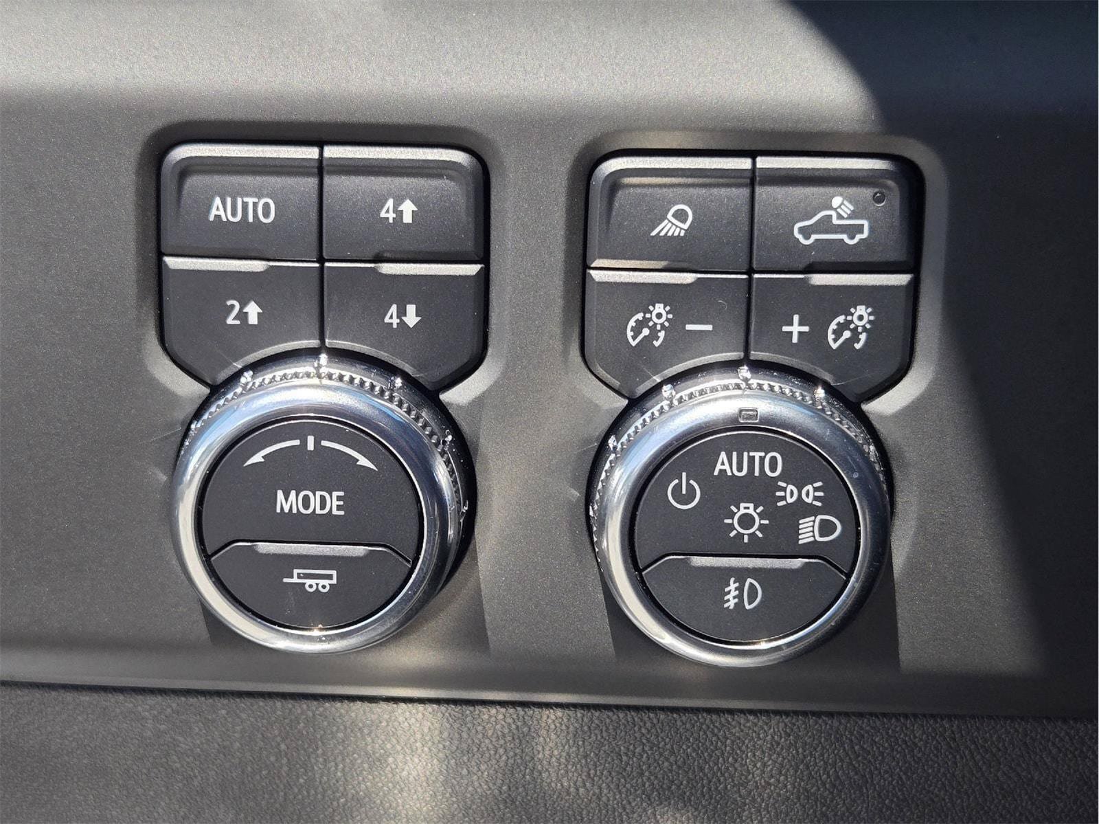 Used 2025 GMC Sierra 1500 AT4 w/ AT4 Premium Package AWD/4WD image 21