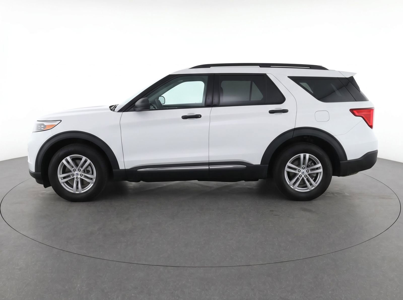 Certified 2020 Ford Explorer XLT RWD image 6