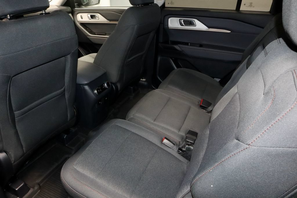 Certified 2025 Ford Explorer Active AWD/4WD image 22