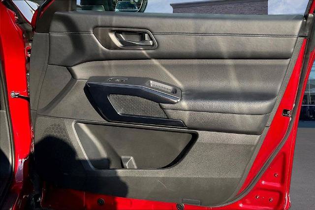 Used 2025 Nissan Pathfinder SV FWD image 28