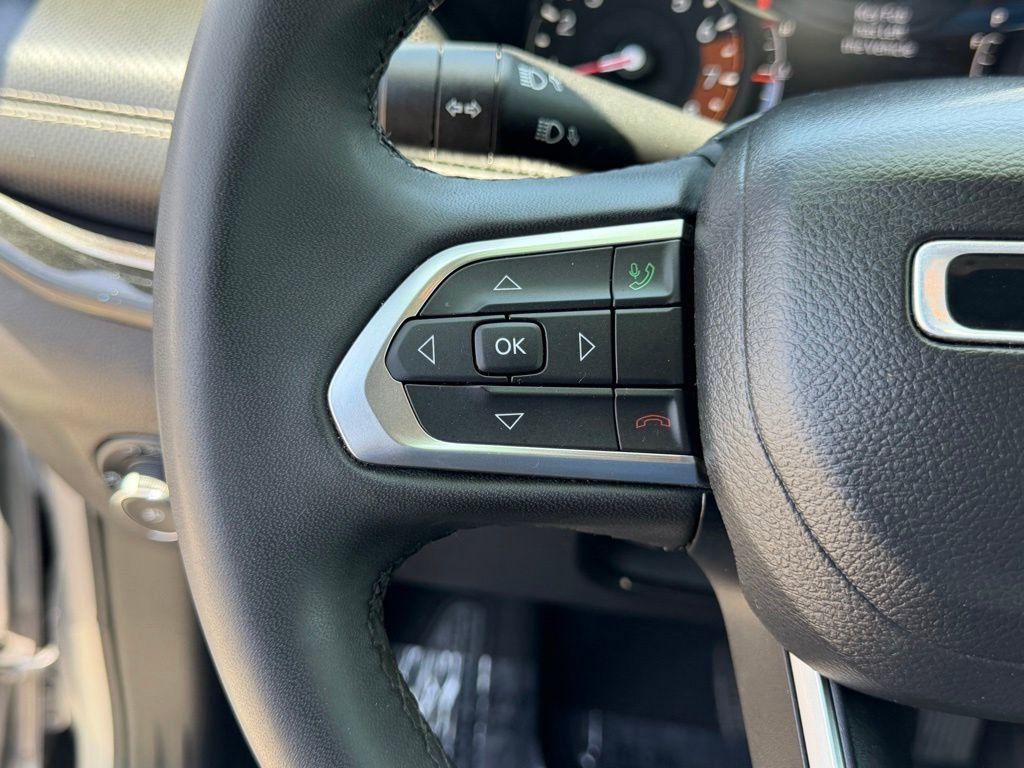 Used 2023 Jeep Compass Latitude AWD/4WD image 24