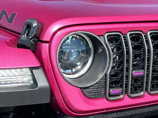 Used 2024 Jeep Wrangler Unlimited Rubicon AWD/4WD image 9