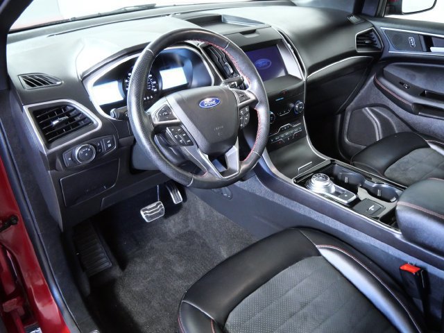 Certified 2020 Ford Edge ST-Line w/ Cold Weather Package AWD/4WD image 5