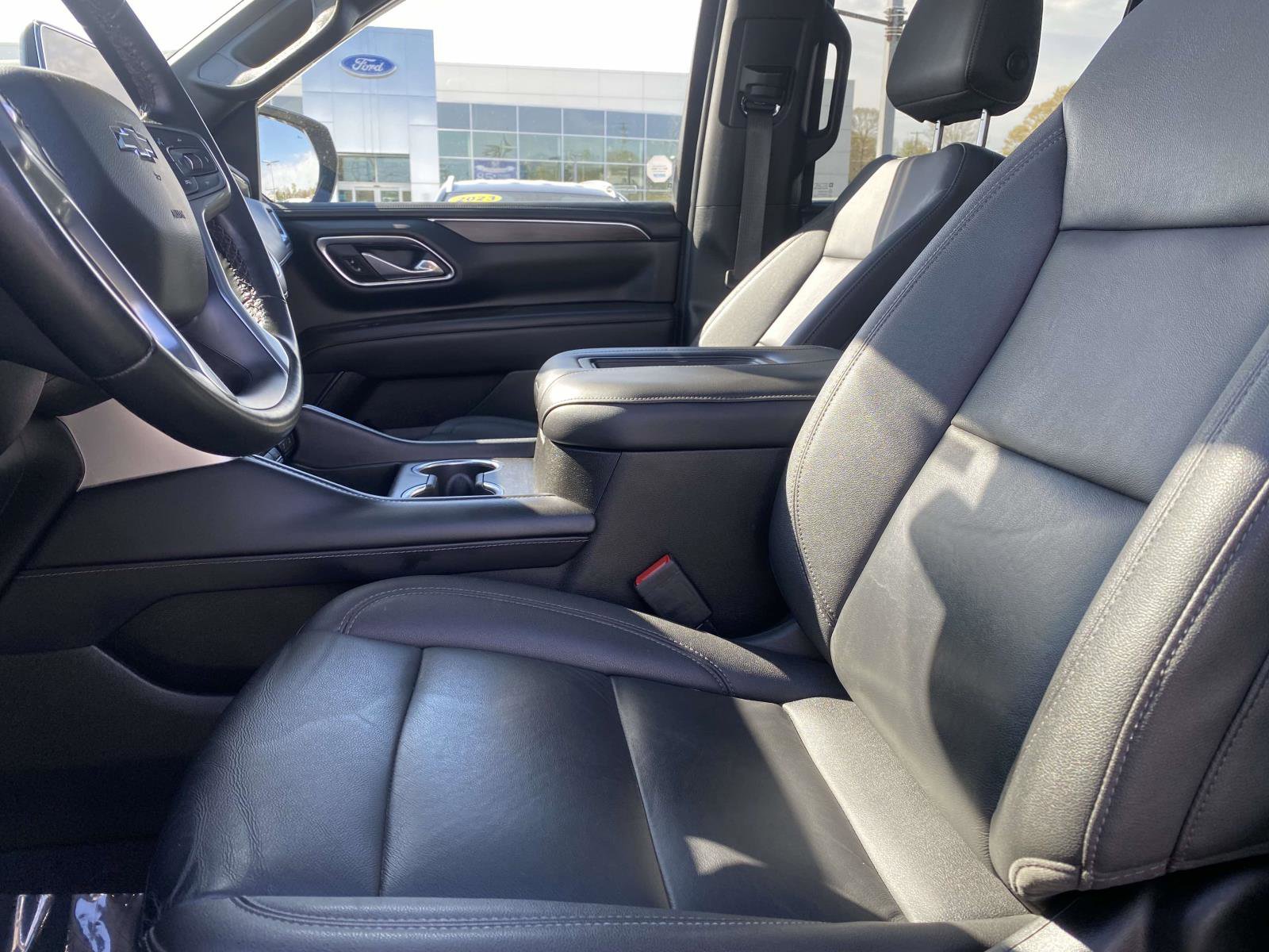 Used 2023 Chevrolet Tahoe Z71 w/ Luxury Package AWD/4WD image 16