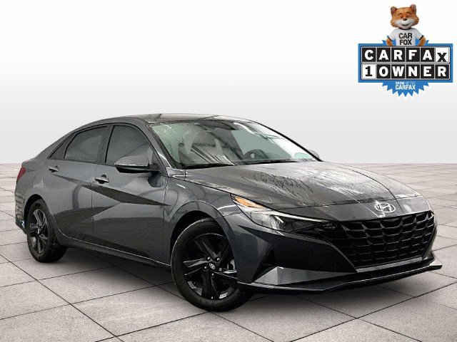 Used 2023 Hyundai Elantra SEL FWD image 2