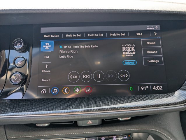 Used 2021 Buick Envision Essence w/ Sport Touring Package FWD image 13