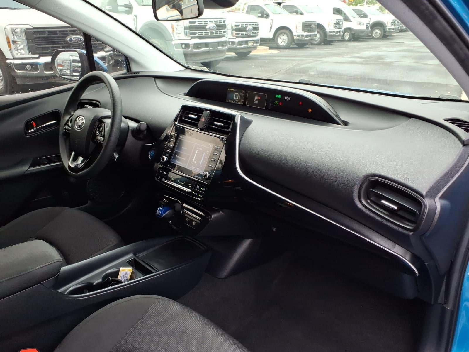 Used 2021 Toyota Prius L Eco FWD image 11