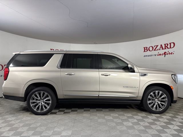 Used 2021 GMC Yukon XL Denali w/ Denali Premium Package image 6
