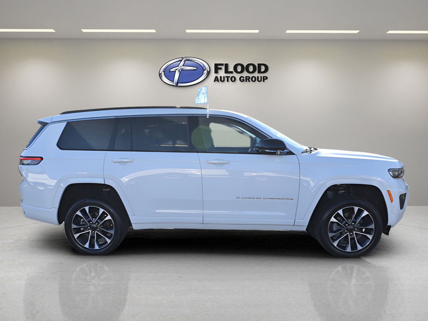 Used 2024 Jeep Grand Cherokee L Overland image 3