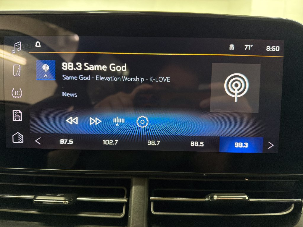 Used 2025 Chevrolet Trax LT FWD image 25