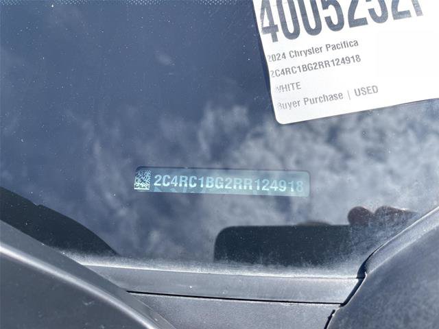 Used 2024 Chrysler Pacifica Touring-L FWD image 34