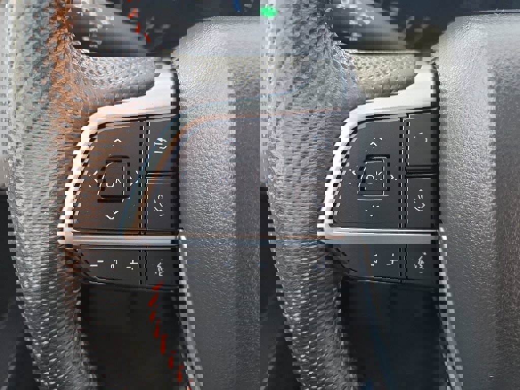 Used 2024 Toyota Sienna XSE image 21