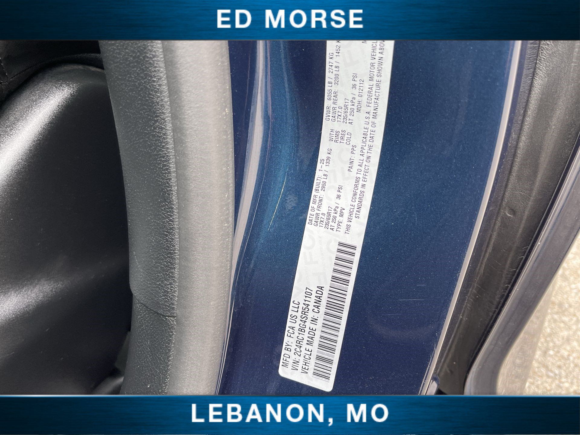 Used 2025 Chrysler Pacifica Select FWD image 32