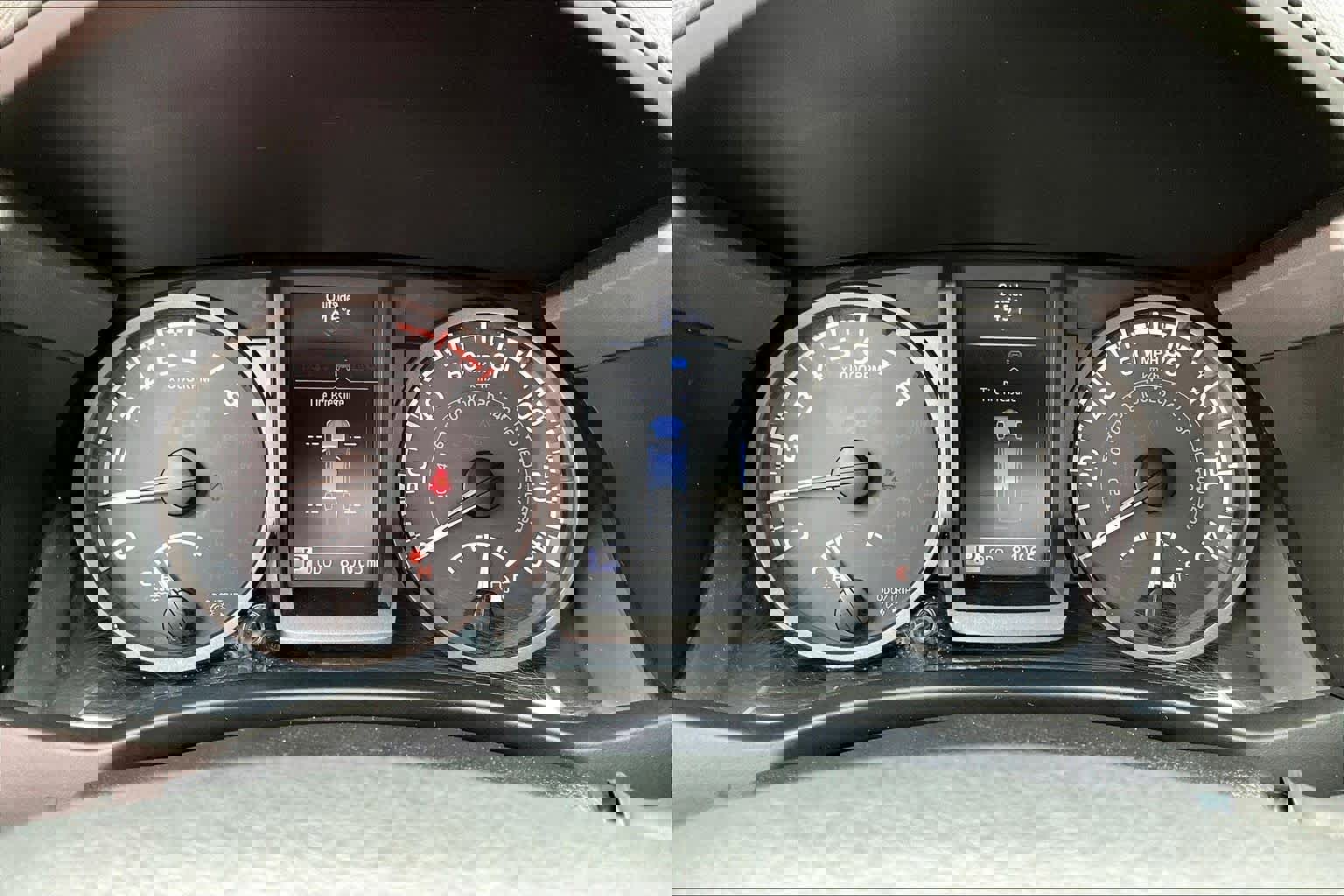 Used 2018 Toyota Tacoma TRD Off-Road image 27