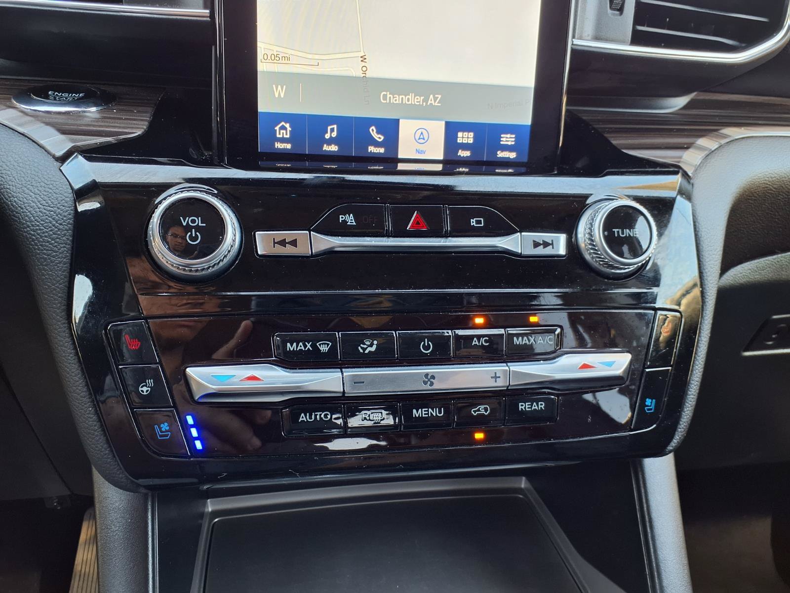 Certified 2022 Ford Explorer Limited w/ Limited Technology Package RWD image 25