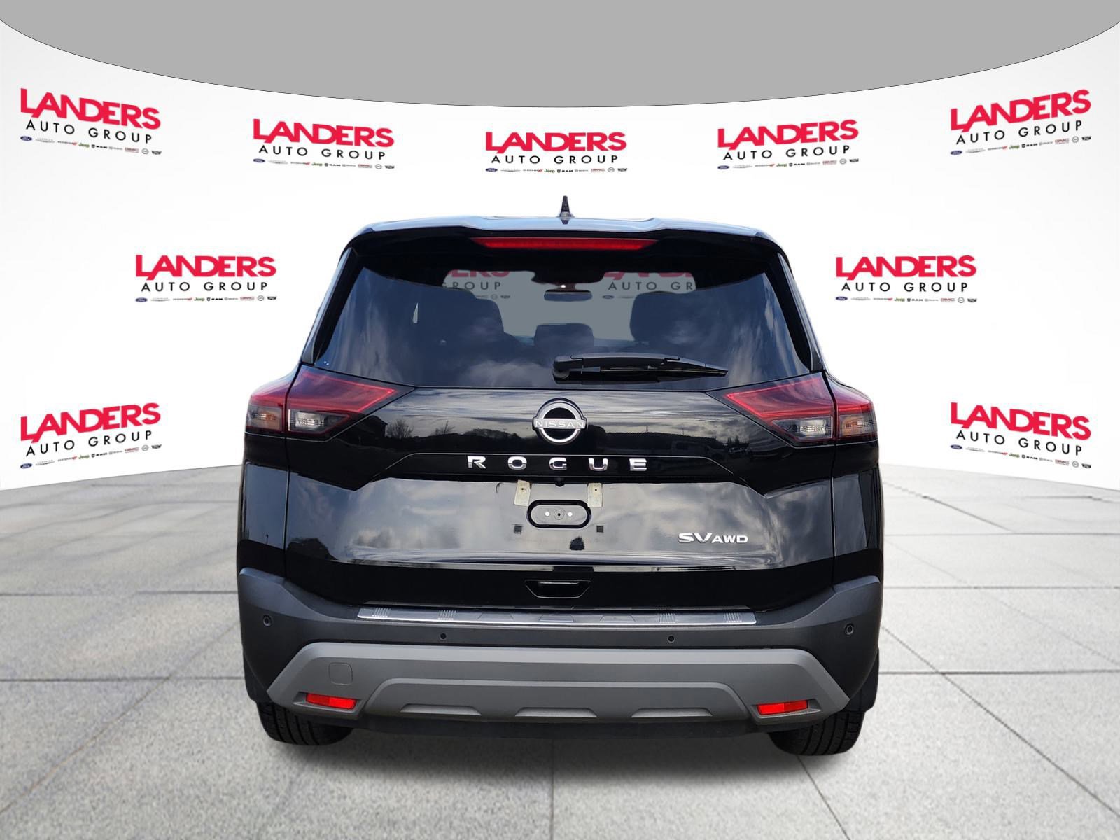 Used 2023 Nissan Rogue SV image 4