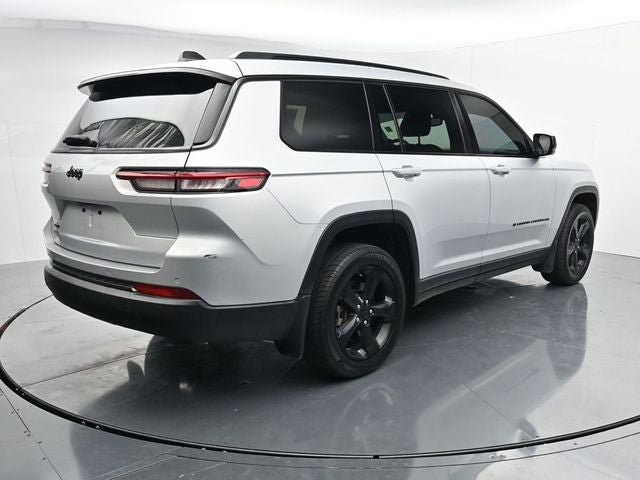 Used 2023 Jeep Grand Cherokee L Altitude AWD/4WD image 9
