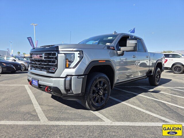 Used 2024 GMC Sierra 2500 AT4 w/ AT4 Premium Plus Package AWD/4WD image 3