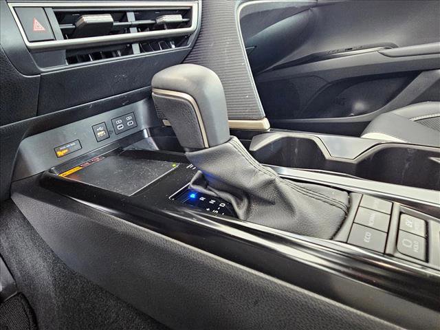 Used 2025 Toyota Camry SE FWD image 15