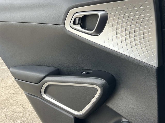 Used 2024 Kia Soul LX w/ Option Group 015 image 17