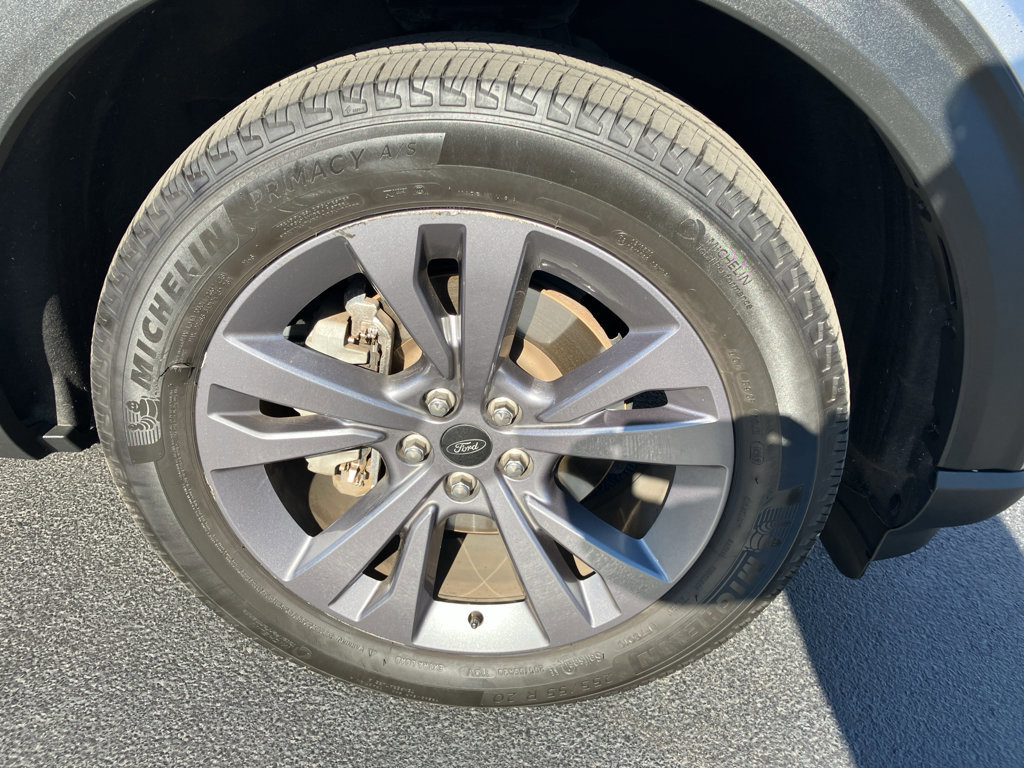 Certified 2021 Ford Explorer XLT w/ Equipment Group 202A image 10