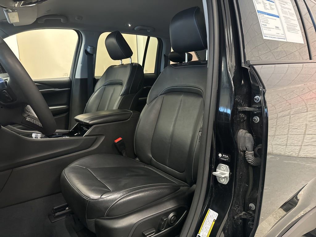 Used 2023 Jeep Grand Cherokee Limited w/ Trailer Tow Prep Group (B) image 22