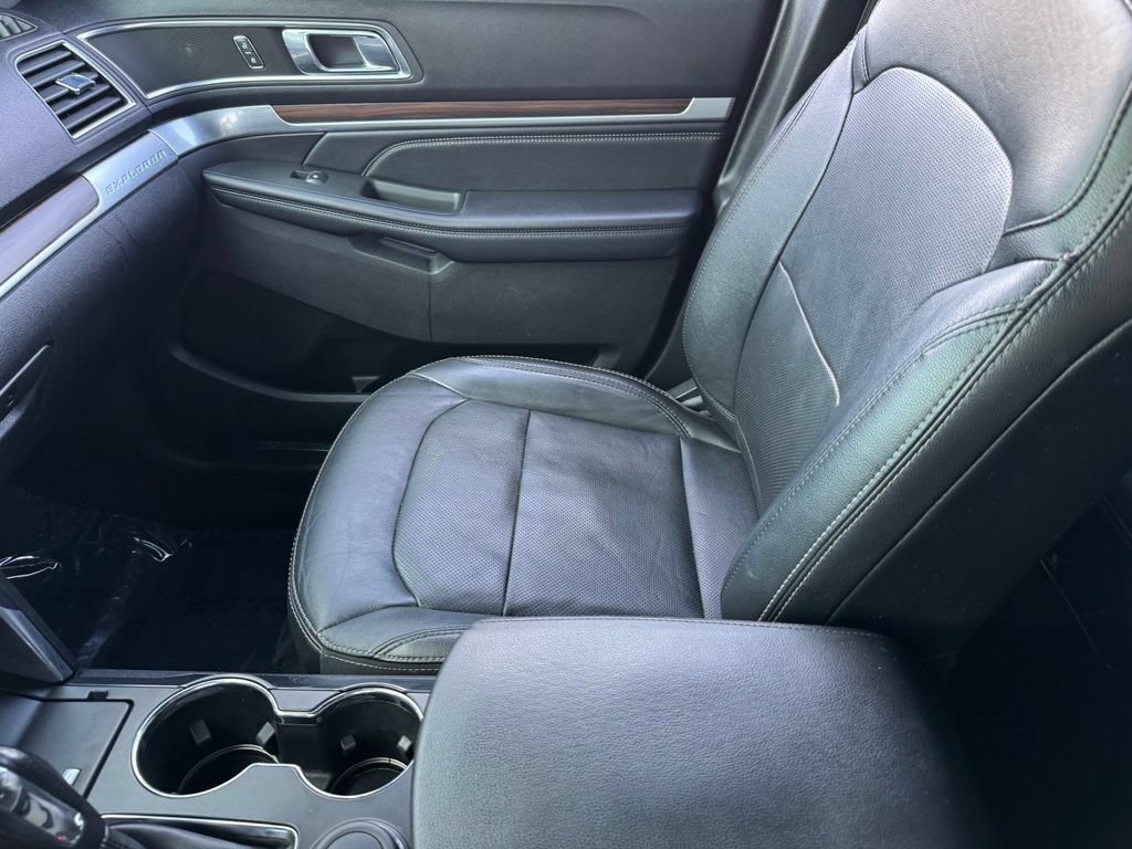 Certified 2018 Ford Explorer Limited w/ Equipment Group 301A AWD/4WD image 25
