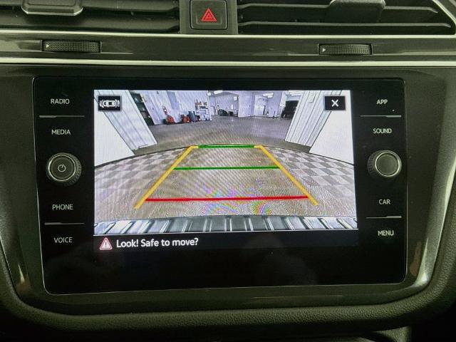 Used 2023 Volkswagen Tiguan SE AWD/4WD image 15