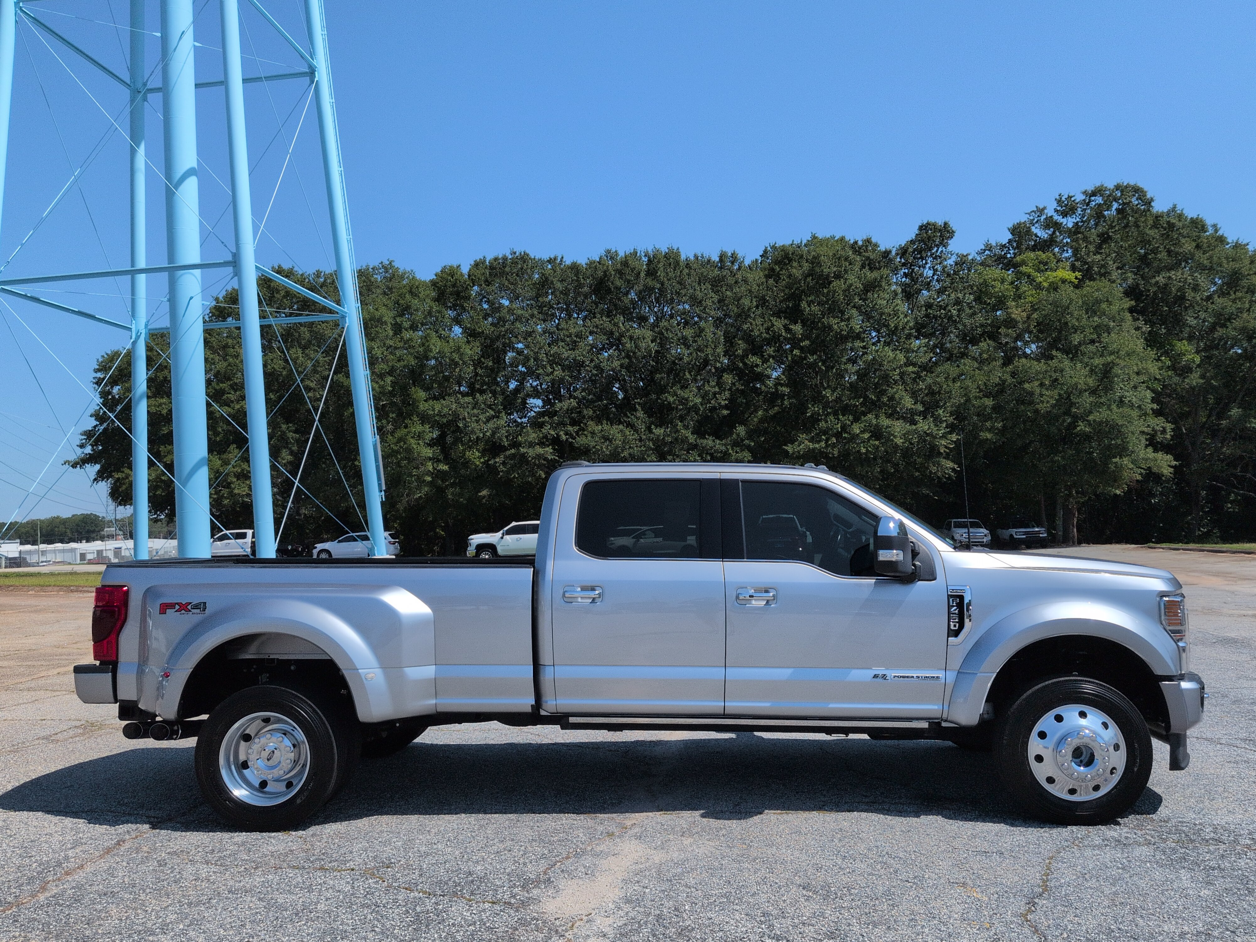 Certified 2022 Ford F450 Platinum w/ FX4 Off-Road Package AWD/4WD image 2