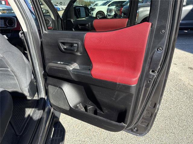 Used 2022 Toyota Tacoma SR5 image 22